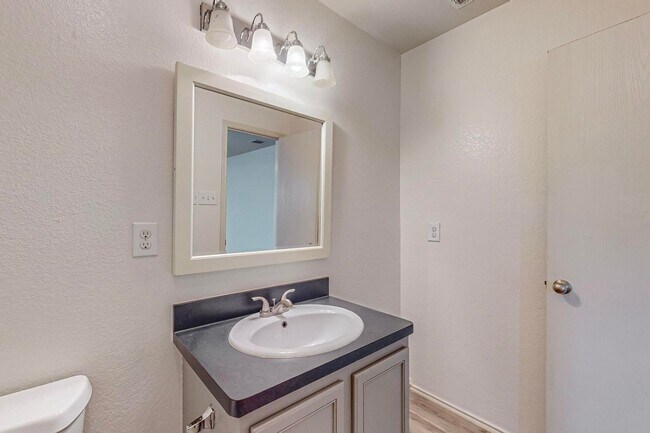 Building Photo - Adorable 3 bedroom 2 bath in Burleson Texas!