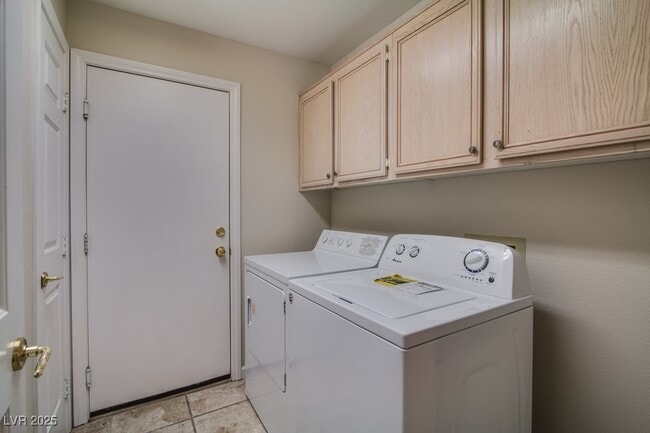 Building Photo - 1640 Eagle Peak Way
