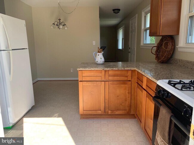 Building Photo - 6408 Winnepeg Rd