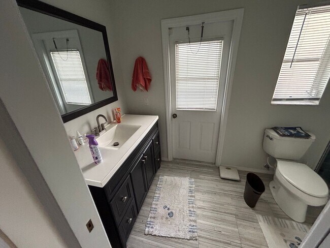 Building Photo - Immaculate home for rent.