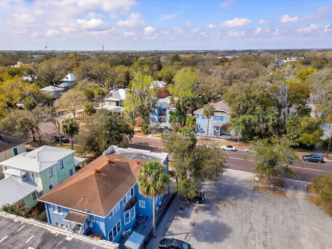 Building Photo - 611 S Park Ave