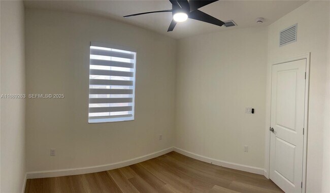 Building Photo - 2451 SE 28th St