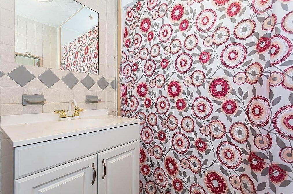 Bathroom - 27 Bowdoin St