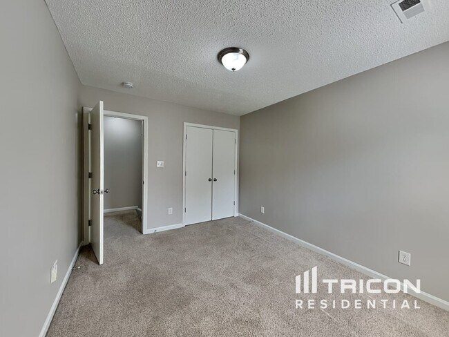 Building Photo - 6303 McIntyre Ridge Dr
