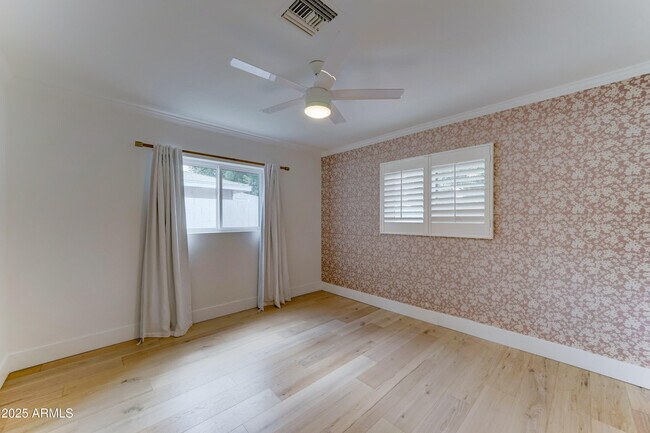Building Photo - 4331 E Avalon Dr