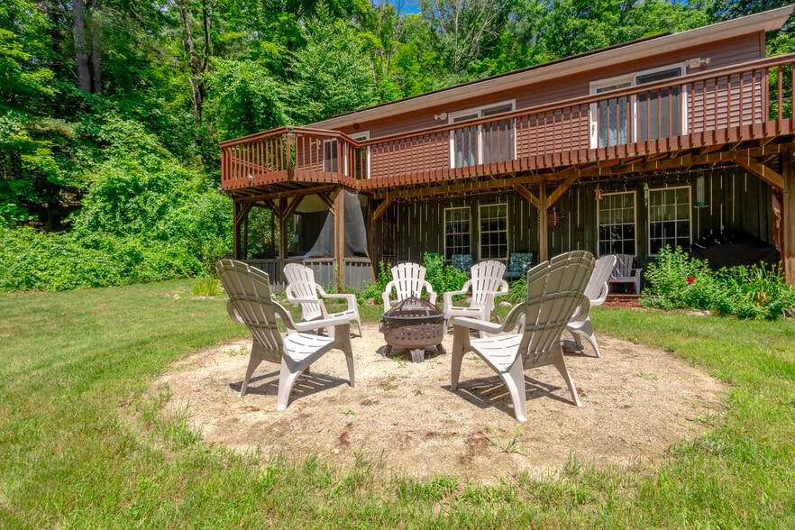 Building Photo - 386 Leroux Rd