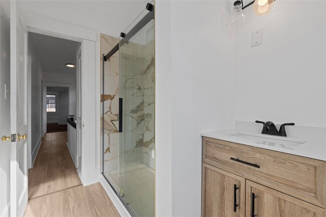 Building Photo - 314 Maplewood Ave