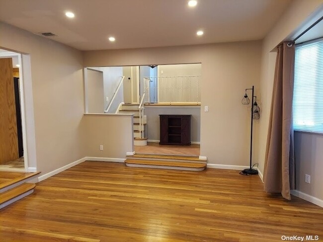 Building Photo - 4647 Merrick Rd