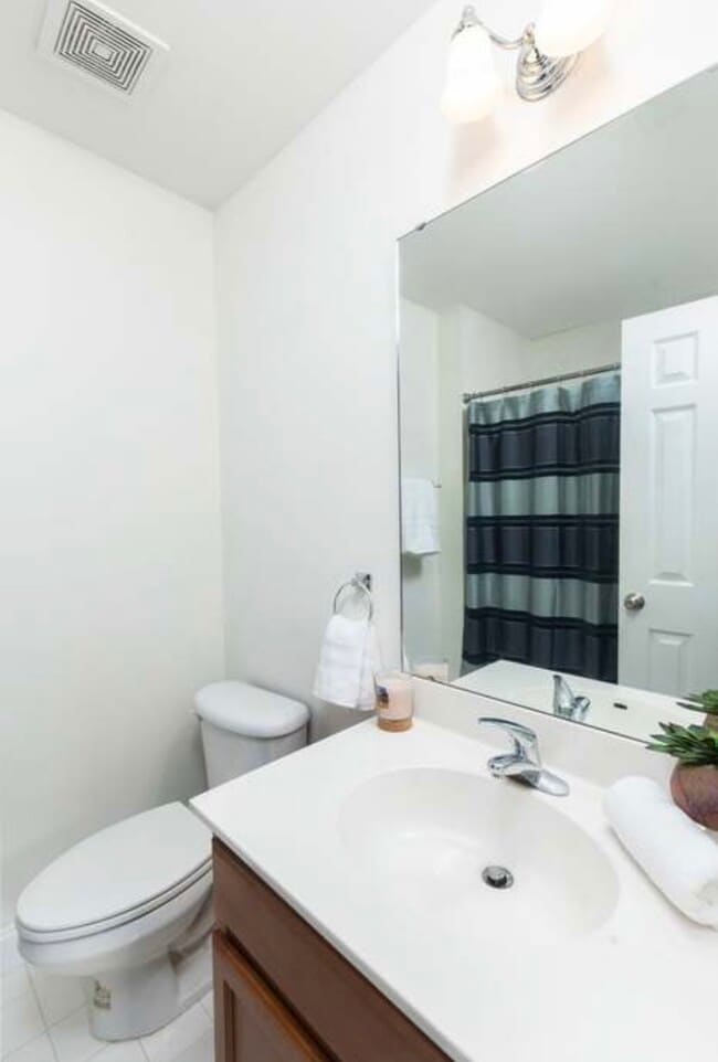 #1 master bathroom , level 3 - 5005 Double Fox Rd