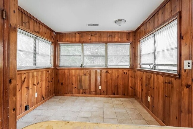 Building Photo - 1000 46th St Ensley