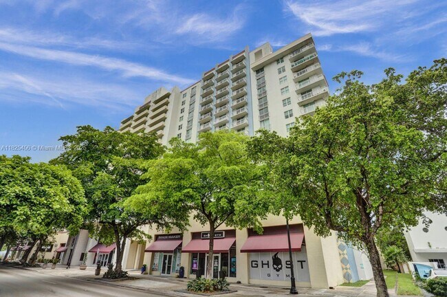 Building Photo - 3000 Coral Wy