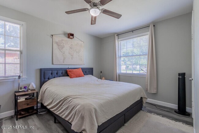 Building Photo - 1358 Hollyhock Cir