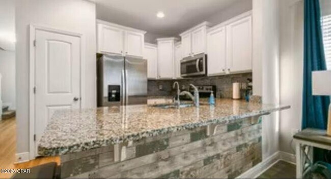 Building Photo - 7574 Shadow Lake Dr