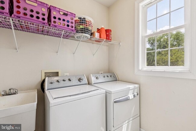 Building Photo - 26368 Strathaven Ct