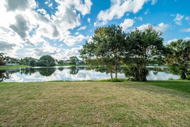 Building Photo - 7227 Chesapeake Cir