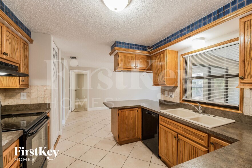 Building Photo - 17440 Lebanon Rd