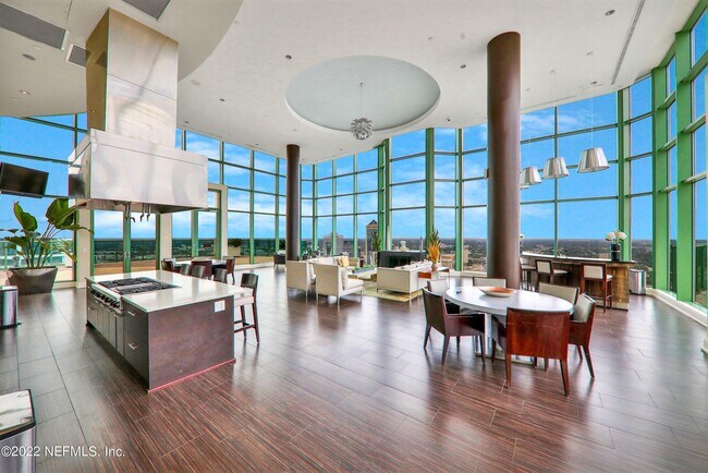 Building Photo - 1431 Riverplace Blvd