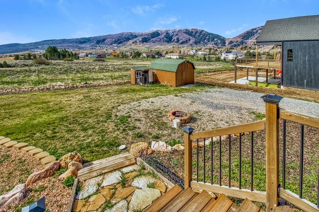 Building Photo - Luxury 5 Bed, 5 Bath Home with Modern Finishes & 2-Car Garage! - Available NOW!