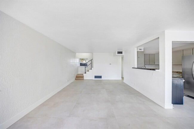 Building Photo - 20 NW 7th Ave