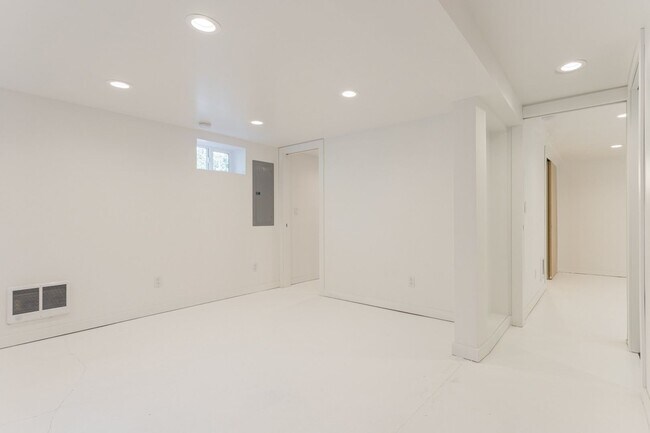 Building Photo - se54th