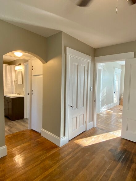Master Bedroom with ensuite Master Bath - 193 Pearl St