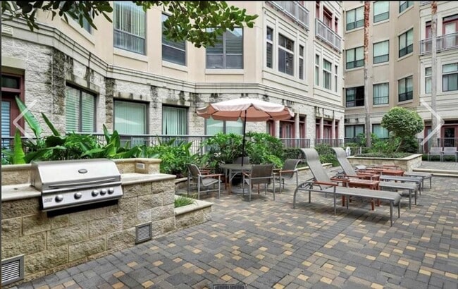 Building Photo - 1901 Post Oak Blvd