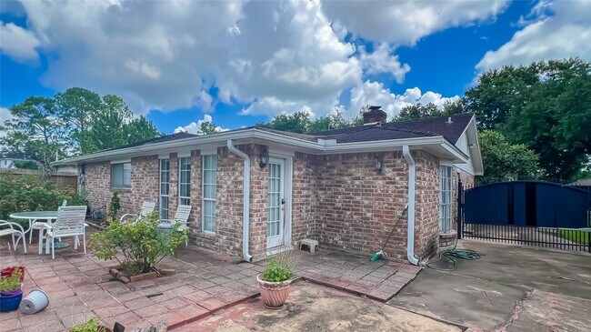 Building Photo - 9206 Hendon Ln