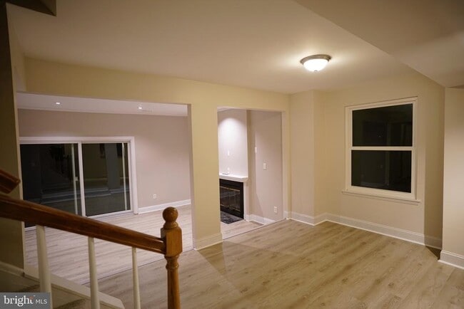 Building Photo - 6317 Early Glow Ct