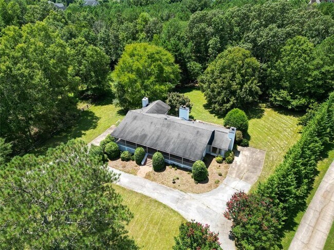 Building Photo - 17040 Birmingham Rd