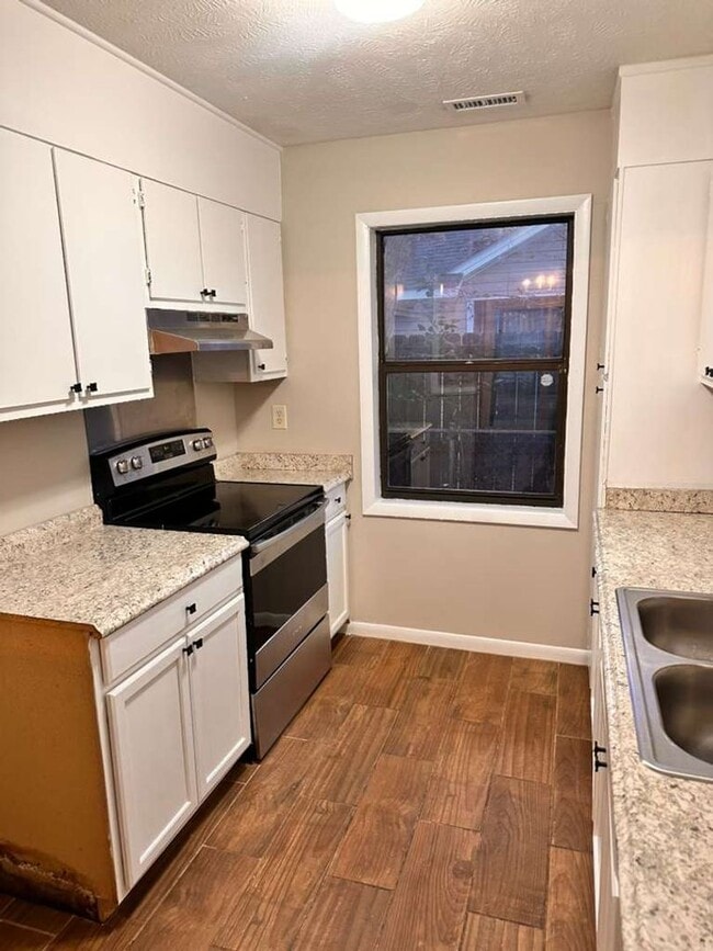 Building Photo - 6920 Timberwood Dr