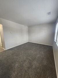 Building Photo - 2 bedroom townhome