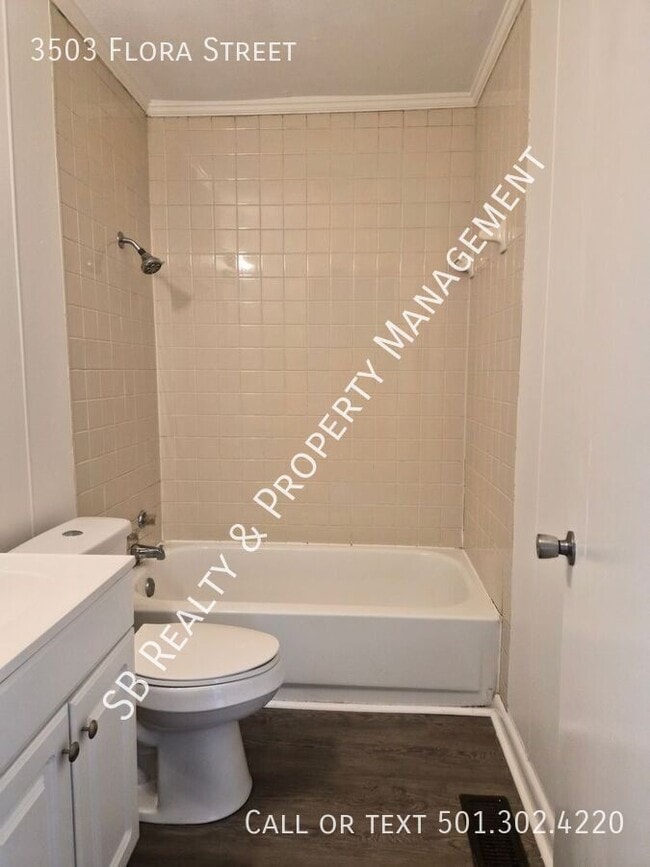 Building Photo - 3503 Flora St