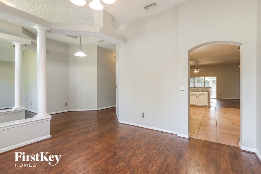 Building Photo - 1612 Brighton Bluff Ct