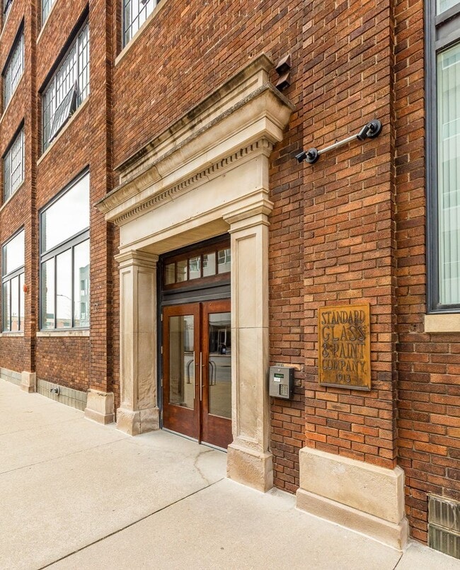 Building Photo - 10th Street Lofts