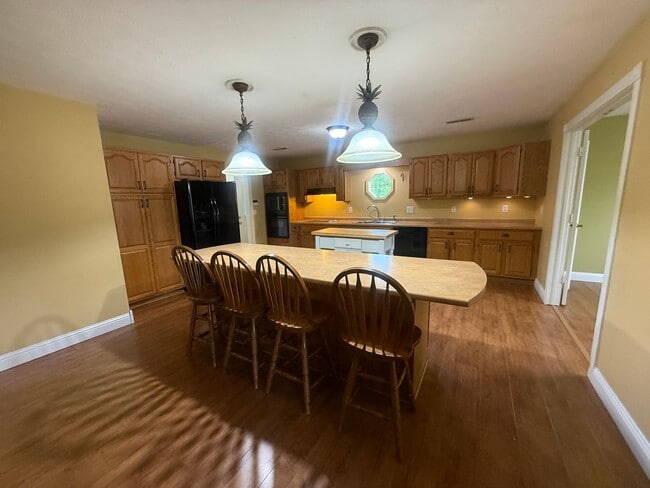 Building Photo - Spacious House in Draffenville