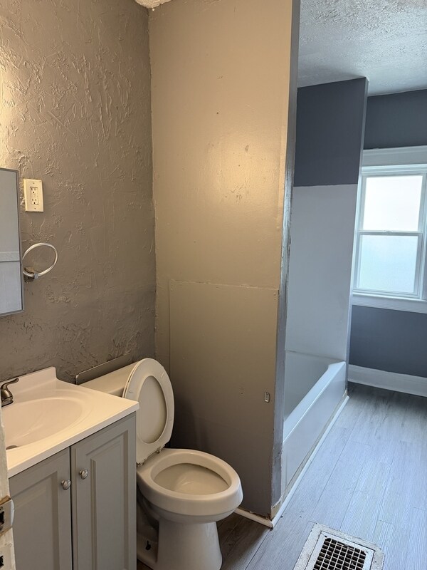 Building Photo - 3552 E 138th St