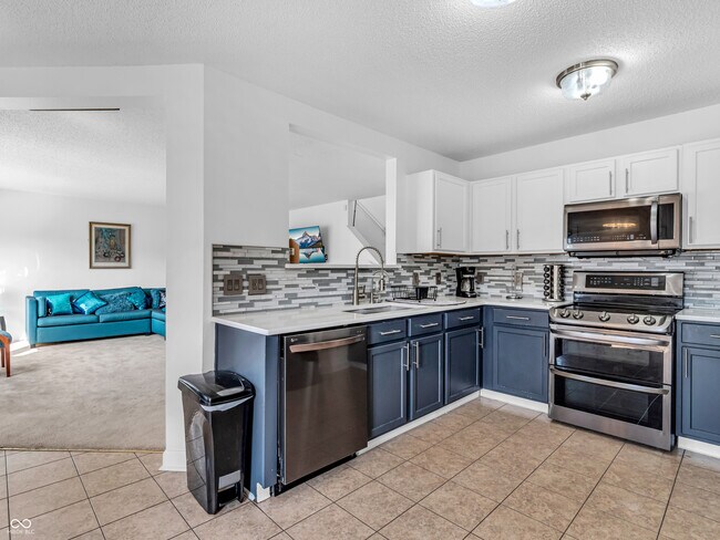 Building Photo - 8813 Browns Valley Ln