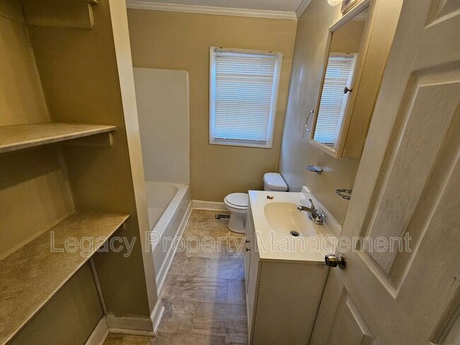 Building Photo - 1212 McCormick St