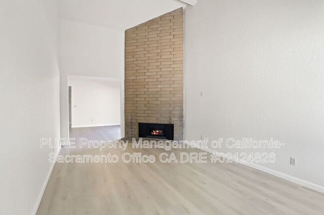 Building Photo - 7423 Willowcreek Dr