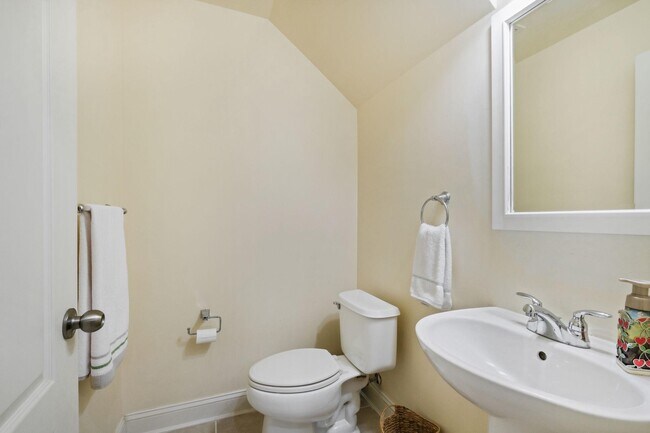 Building Photo - 308 Orchard Ridge Dr