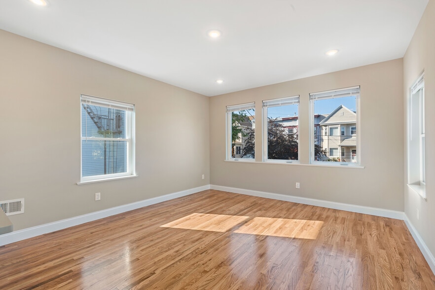 Living Room - 68 W 52nd St