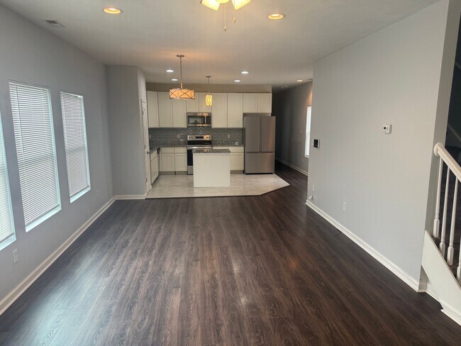 Building Photo - 2700 Myrtle Ave