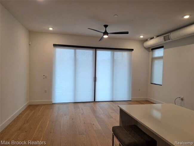 Building Photo - 1640 Bagley St