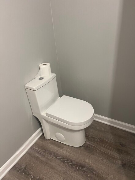 Building Photo - 113 Woodland Rd