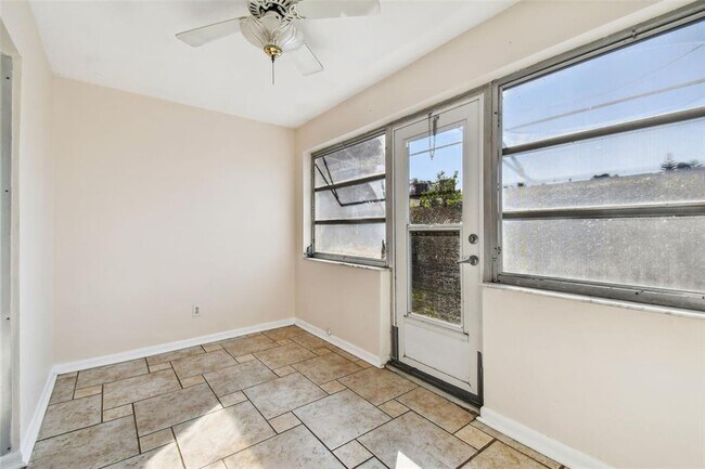 Building Photo - 610 Indian Rocks Rd N