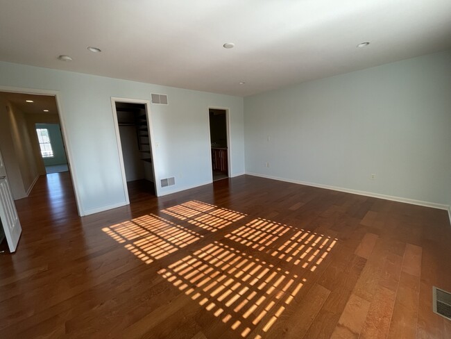 Master Bedroom - 2084 Deer Run Dr