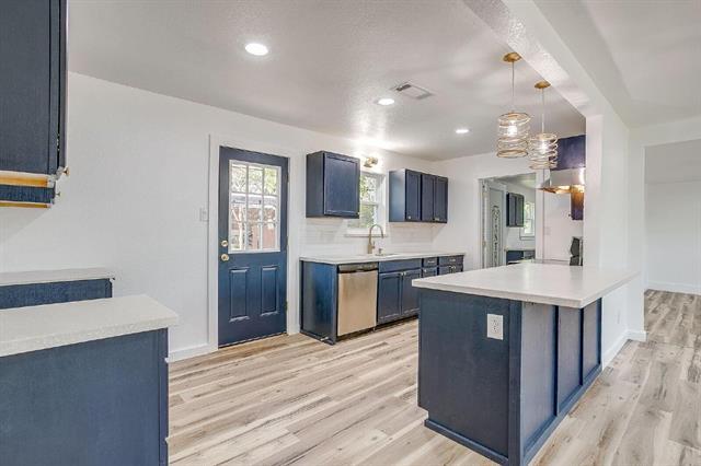 Building Photo - 521 Mesquite Ave N