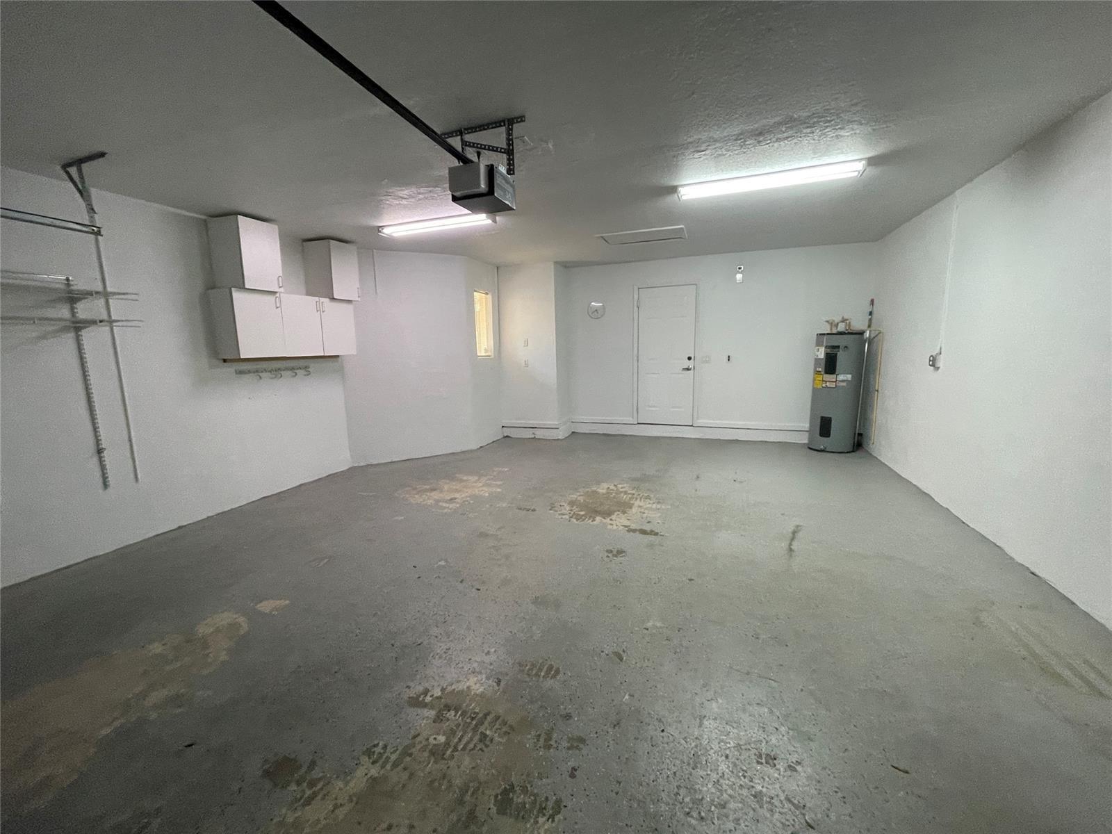Building Photo - 5031 Madison Lakes Cir W