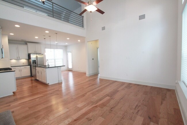 Building Photo - Beautiful Gated Retreat with Vaulted Ceilings, Loft & Private Deck