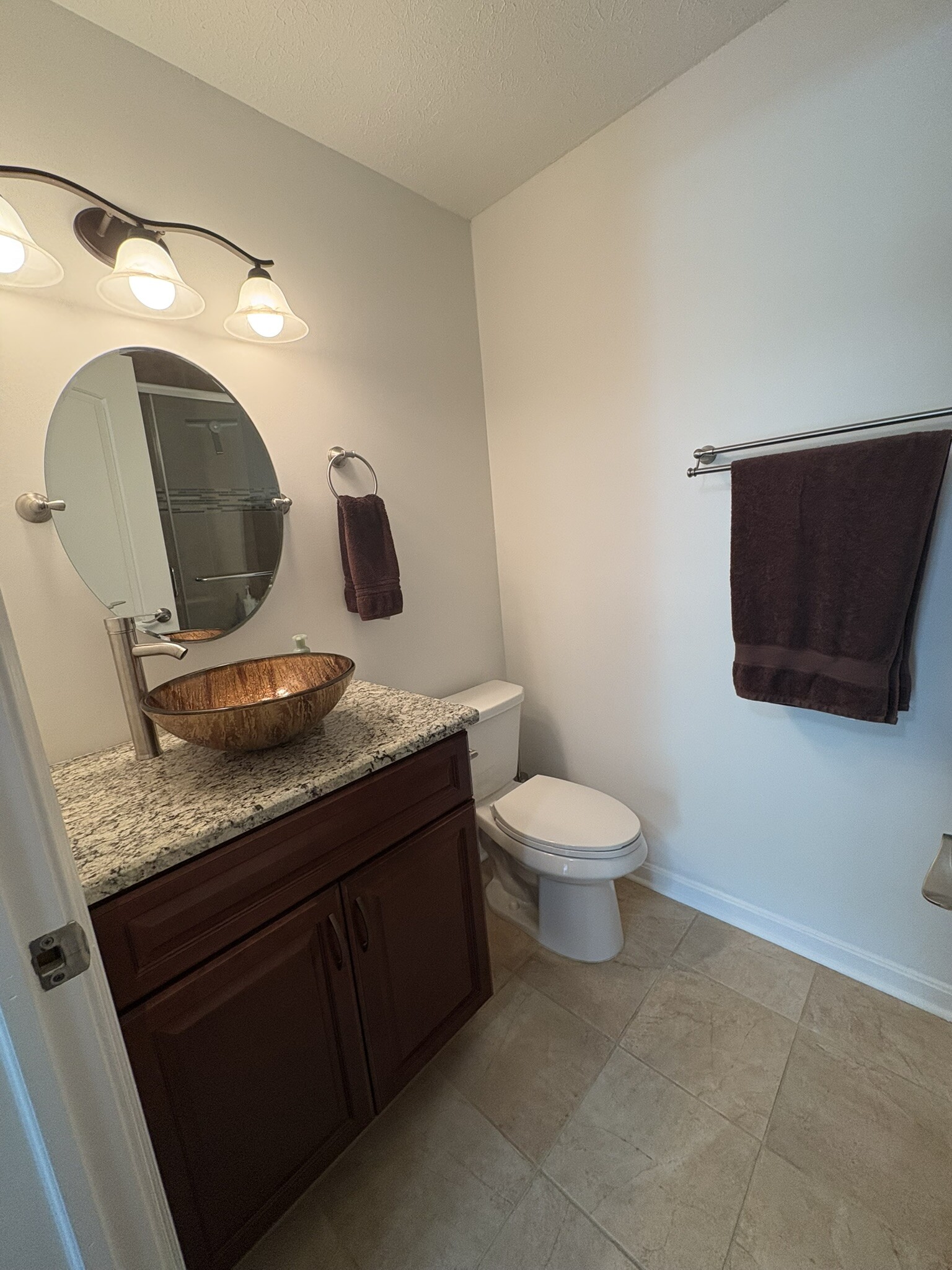 Primary bathroom - 8615 Scenicview Dr